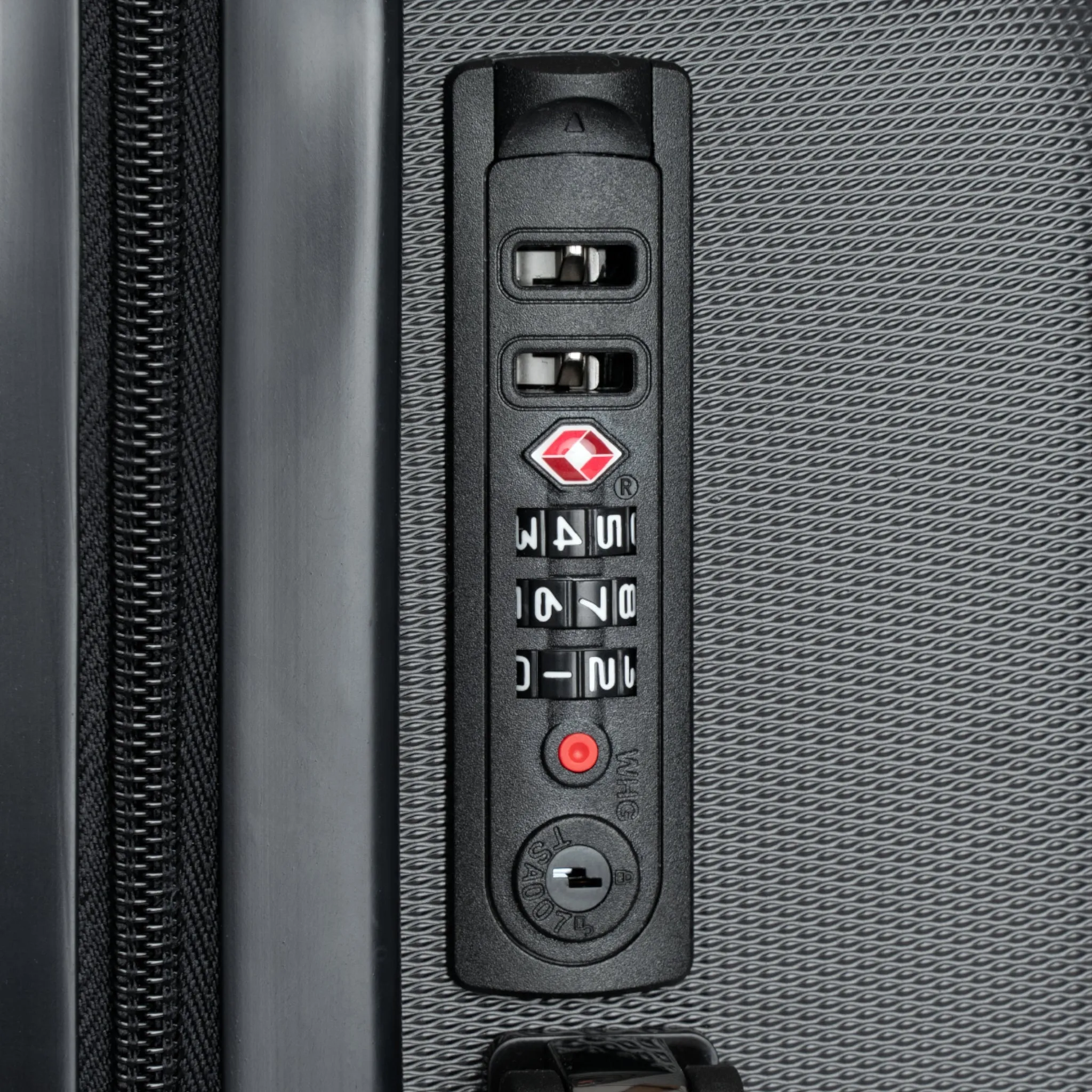 Ascension Voyager Luxe Suitcase (JOY W)