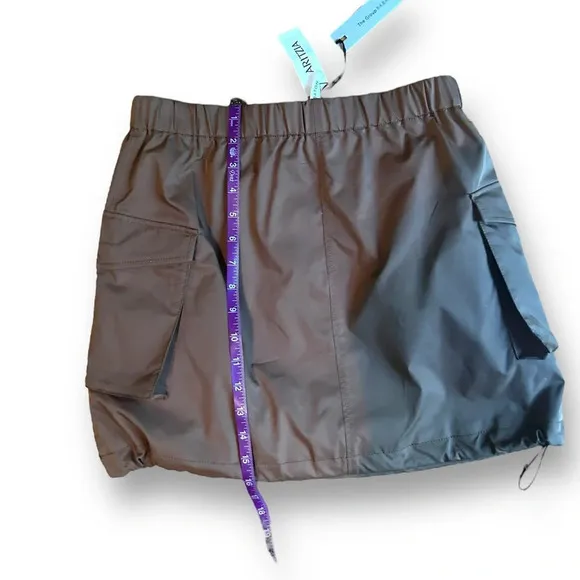 Babaton Aritzia Vessel Cargo skirt NWT Tan Utility Water Resistant Size 2