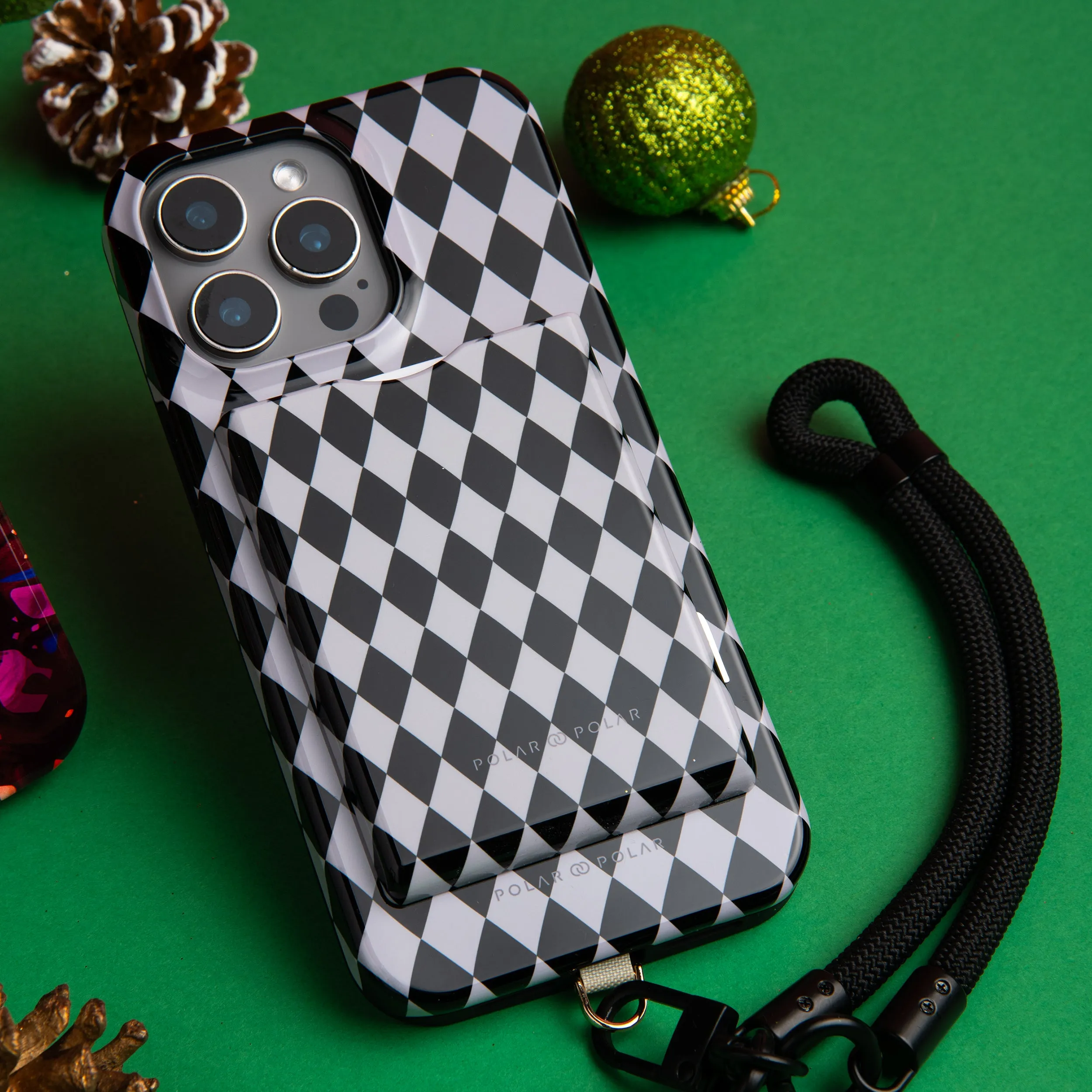 Diamond Black Checker - iPhone 16 Case