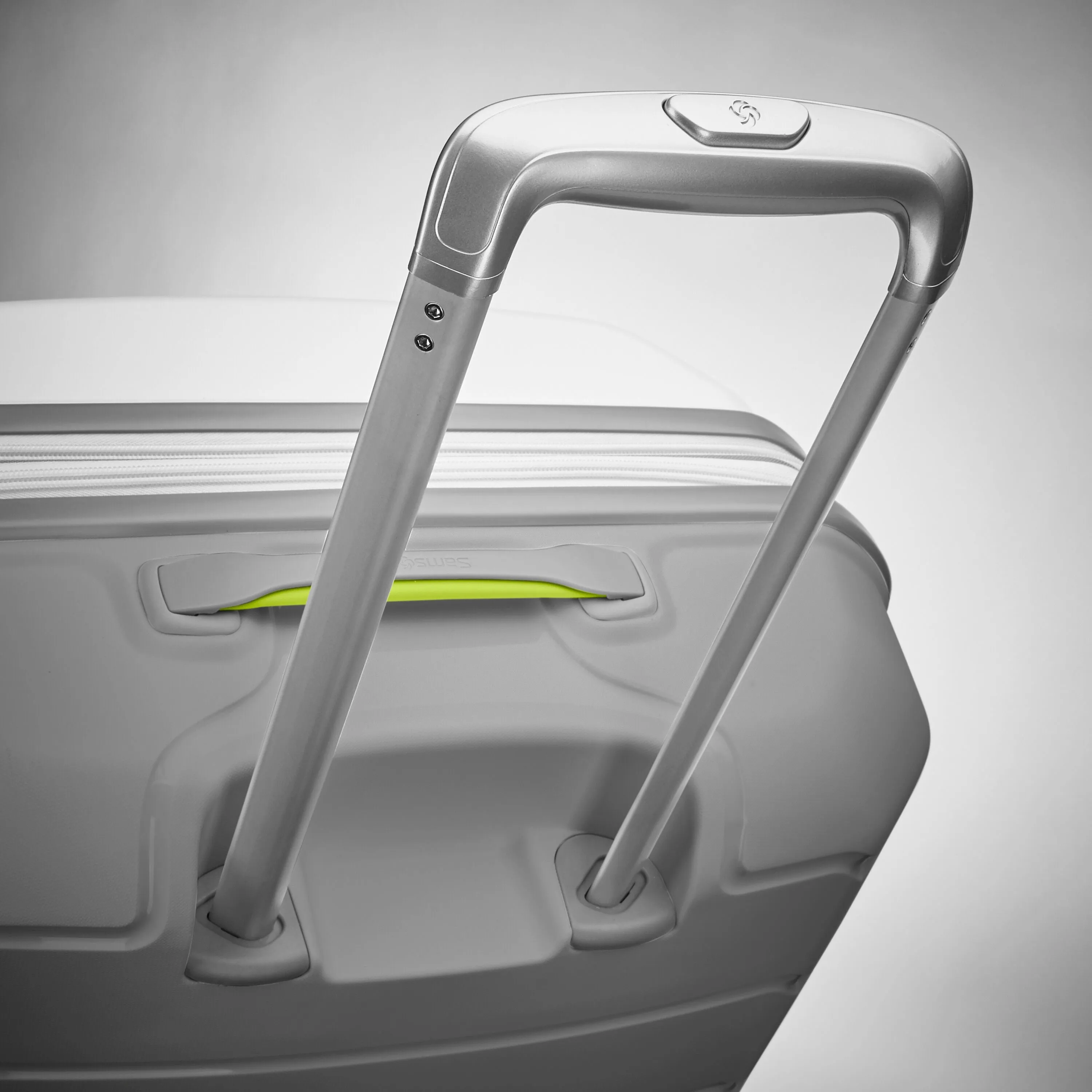 Freeform 28" Large Checked Spinner Luggage