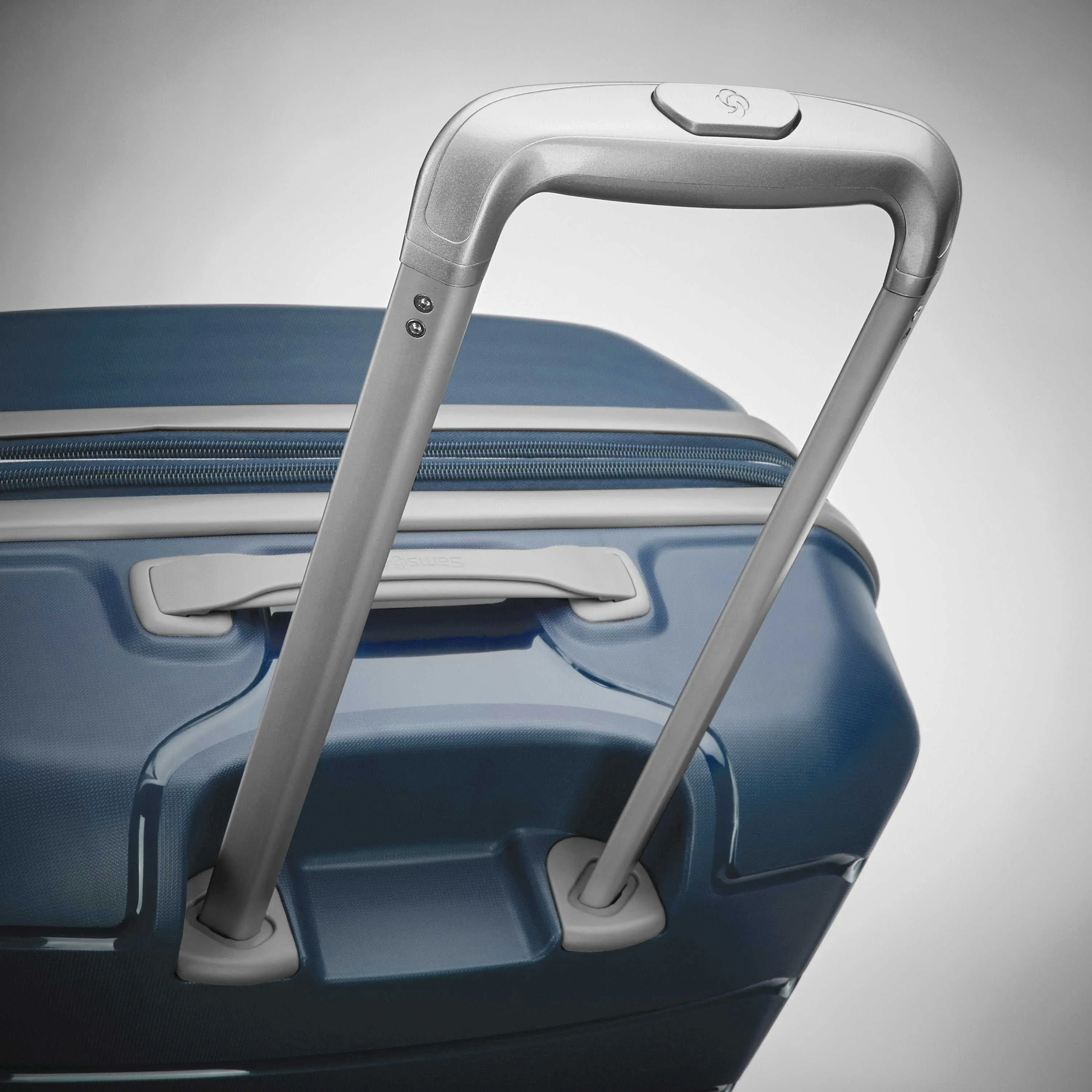 Freeform 28" Large Checked Spinner Luggage