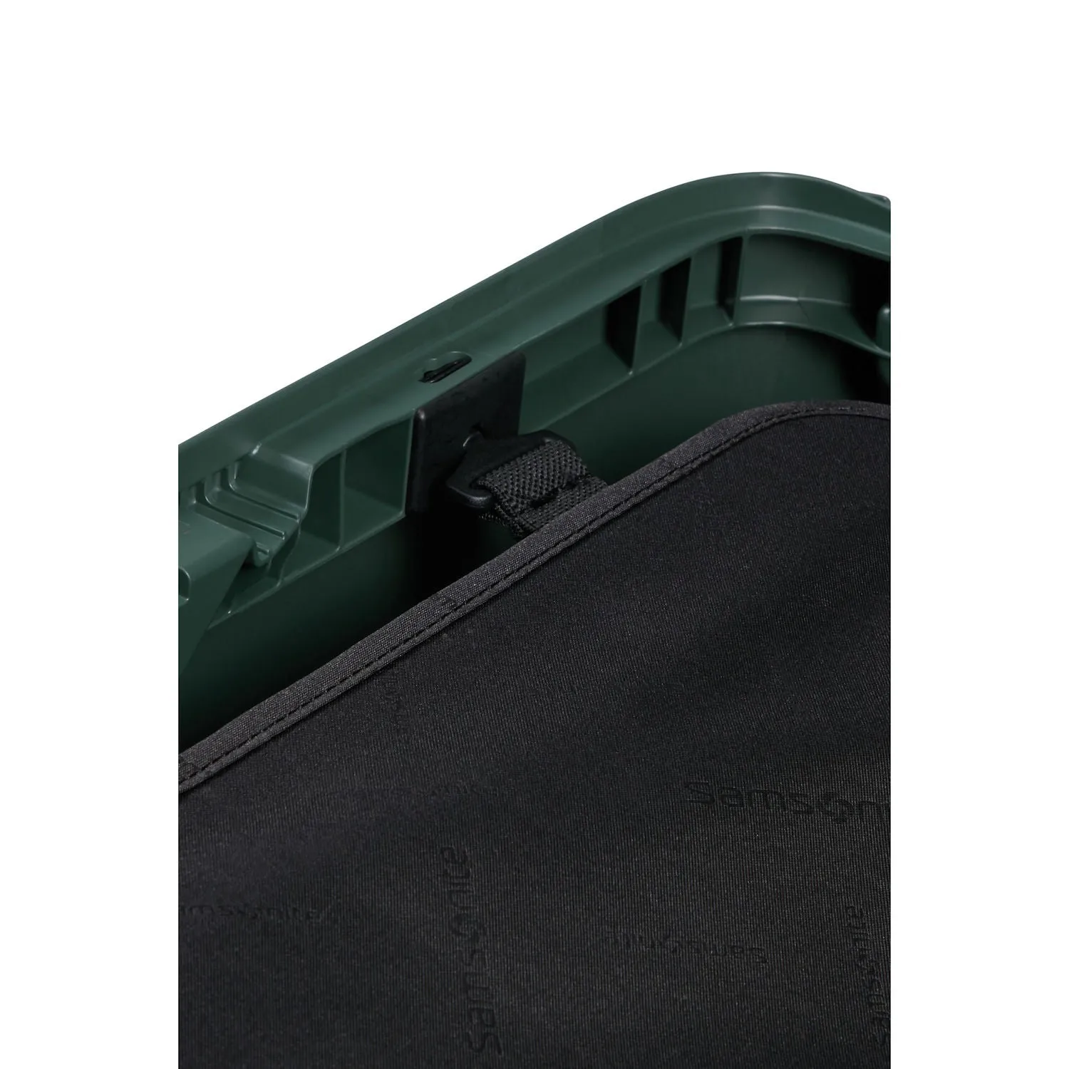 Magnum Eco Spinner Carry-On