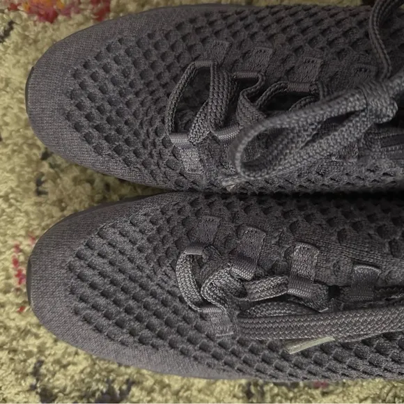 MEN'S REFLECTIVE KNIT RUNNER SNEAKER