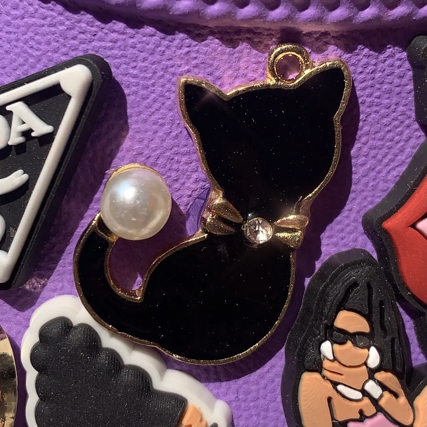 METAL SHOE CHARMS - ENAMEL BLACK KITTY