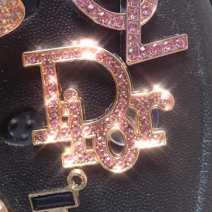 METAL SHOE CHARMS - PINK D