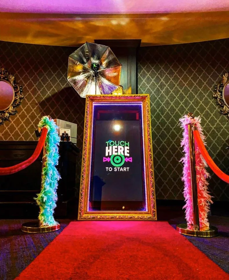 Mirror 2 Photo Booth - 55 Inch