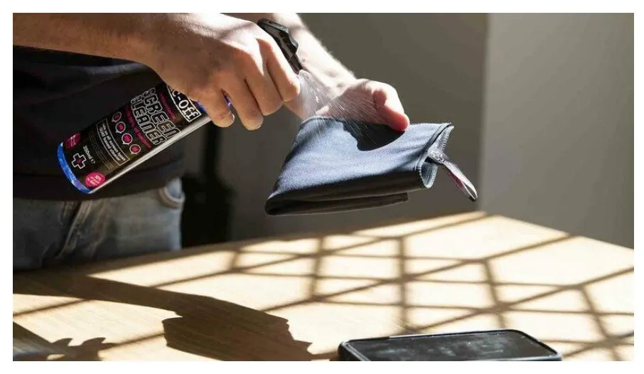 MUC-OFF Antibacterial Screen Cleaner - 250ml Spray