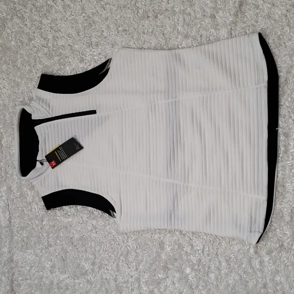 NWT Under Armour insulated and water repellent vest