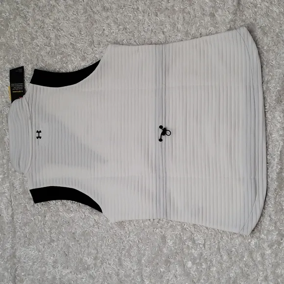 NWT Under Armour insulated and water repellent vest