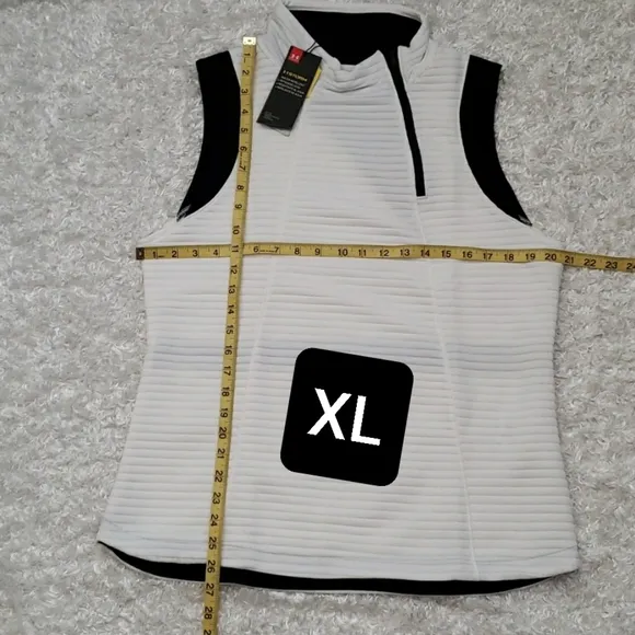 NWT Under Armour insulated and water repellent vest