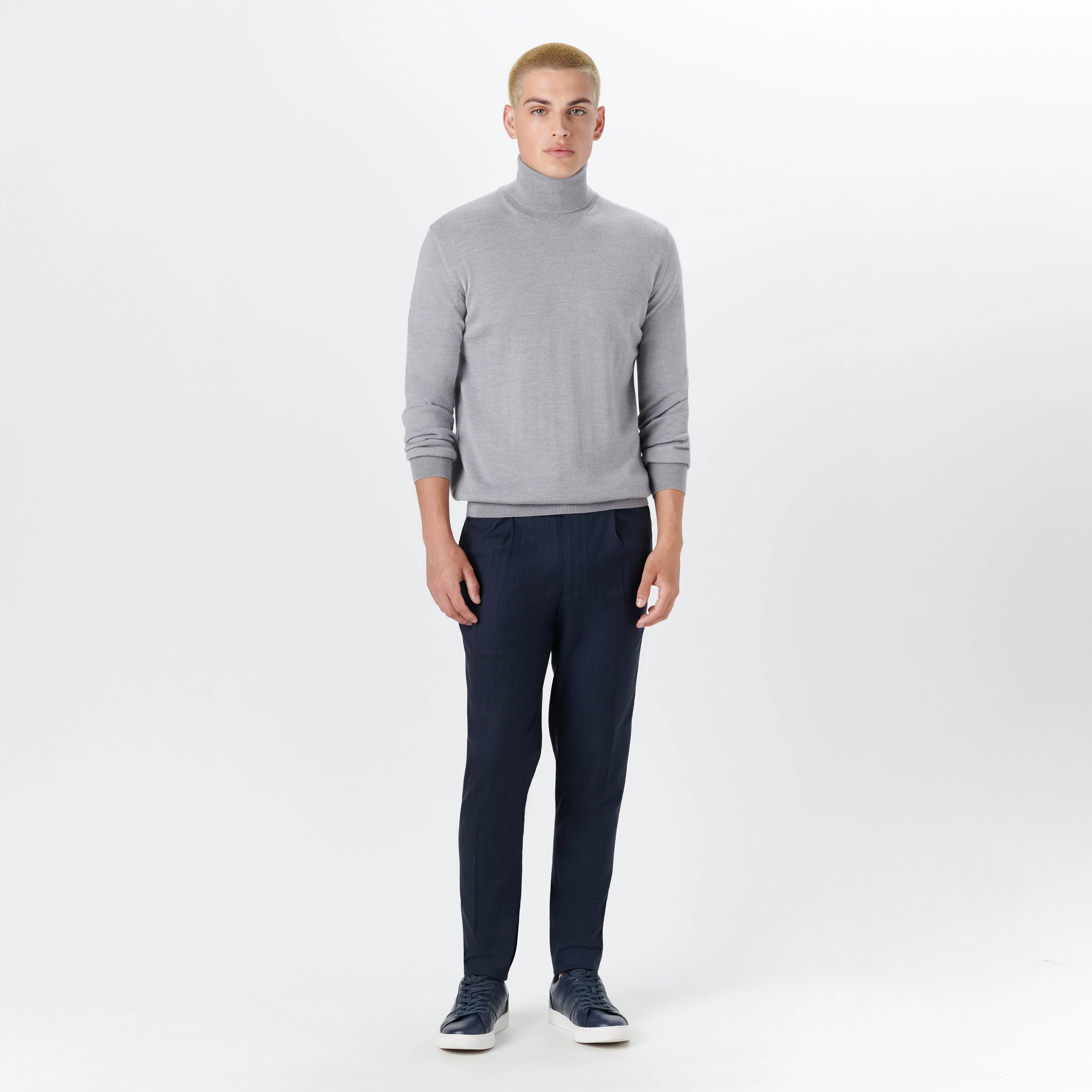 Super Merino Turtle Neck Solid Sweater