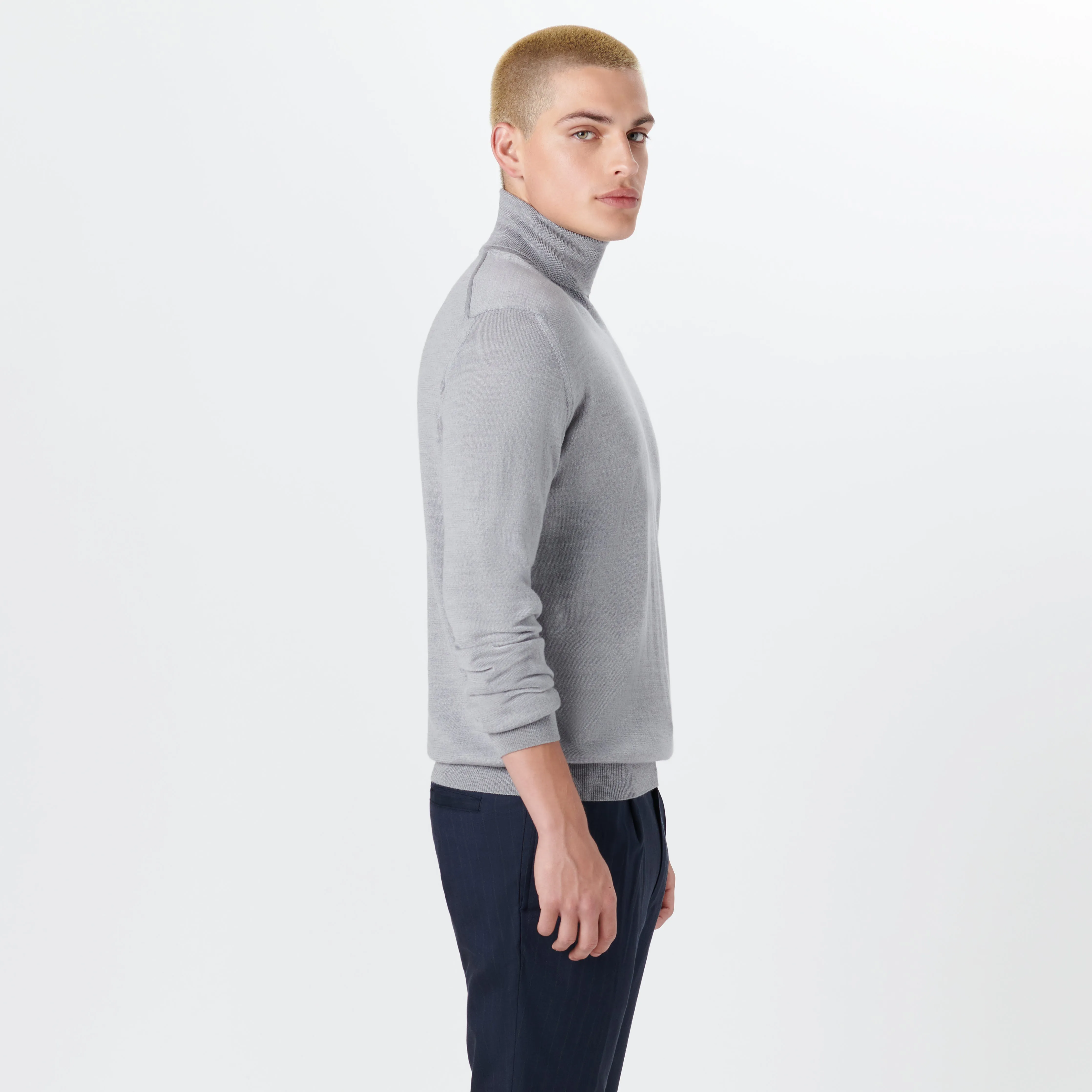 Super Merino Turtle Neck Solid Sweater