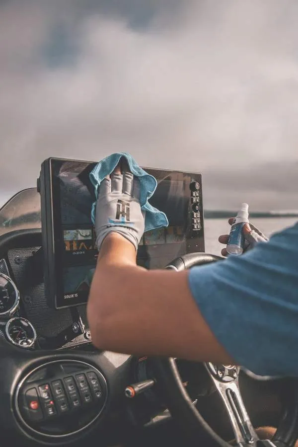 TH Marine Wave Away Screen Cleaner