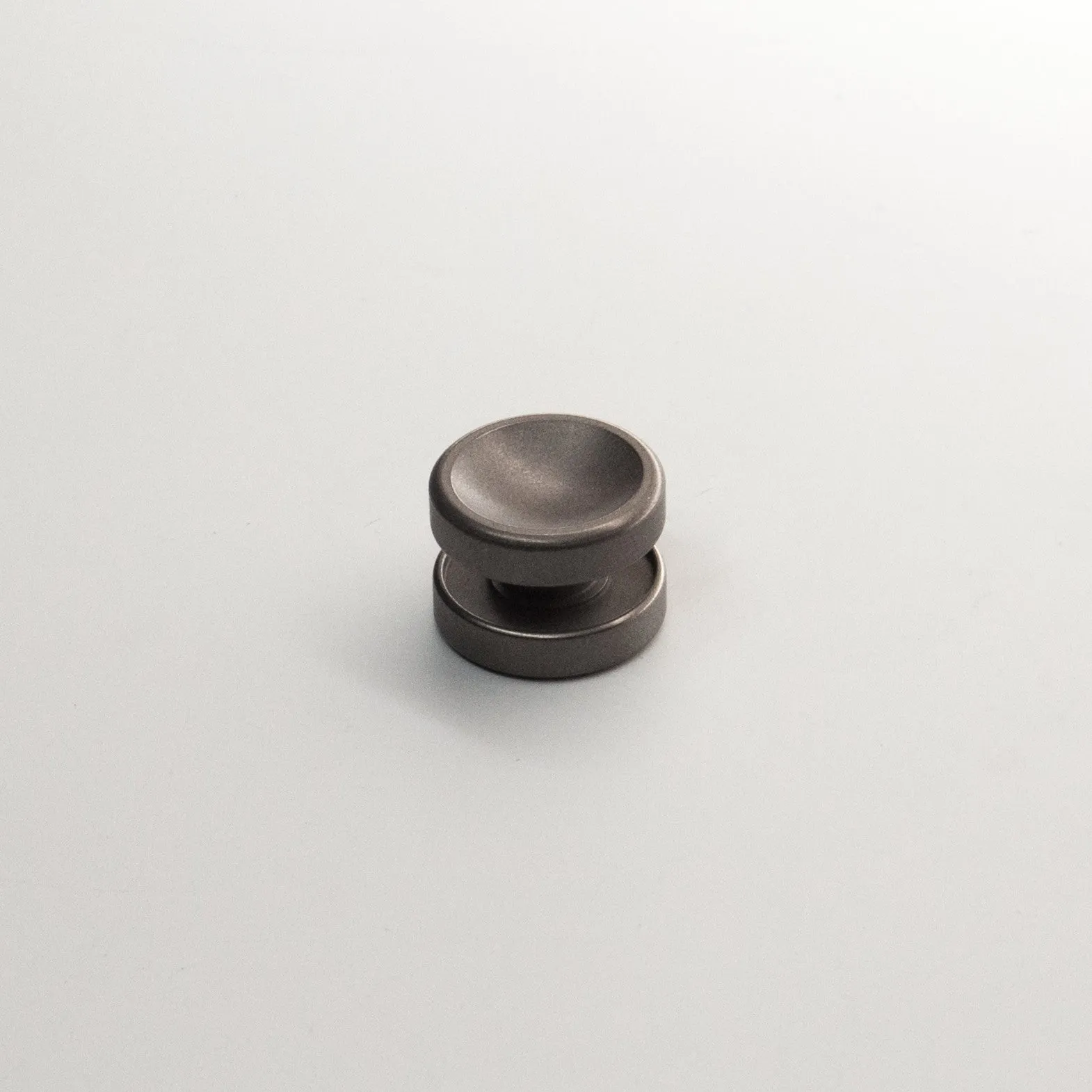 Torqbar® Deep Dish CP2 Titanium Button