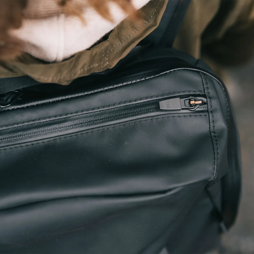 Wandrd Duo Daypack - 20L Dual Side Access Bag