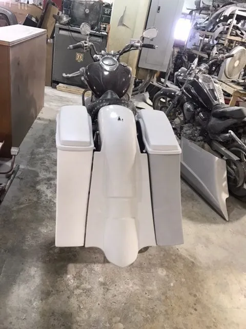 Yamaha Vstar 1100 6” Down &amp; Out Stretched bags