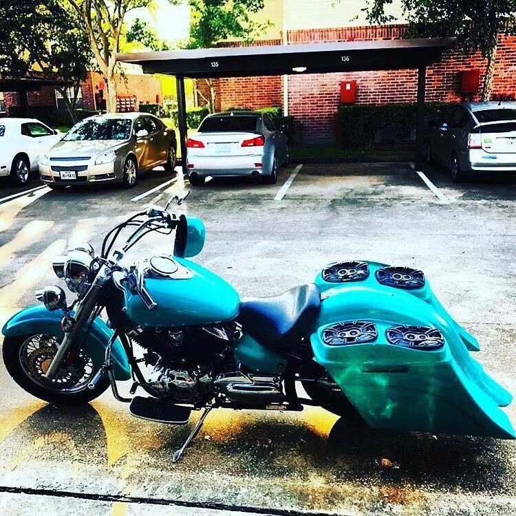 Yamaha Vstar 1100 6” Down &amp; Out Stretched bags